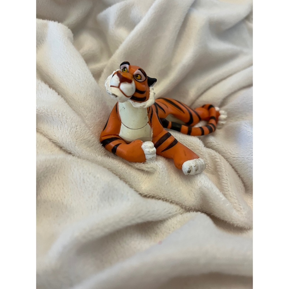 Disney Aladdin Rajah Tiger PVC Figure Vintage Reclining Toy Collectible